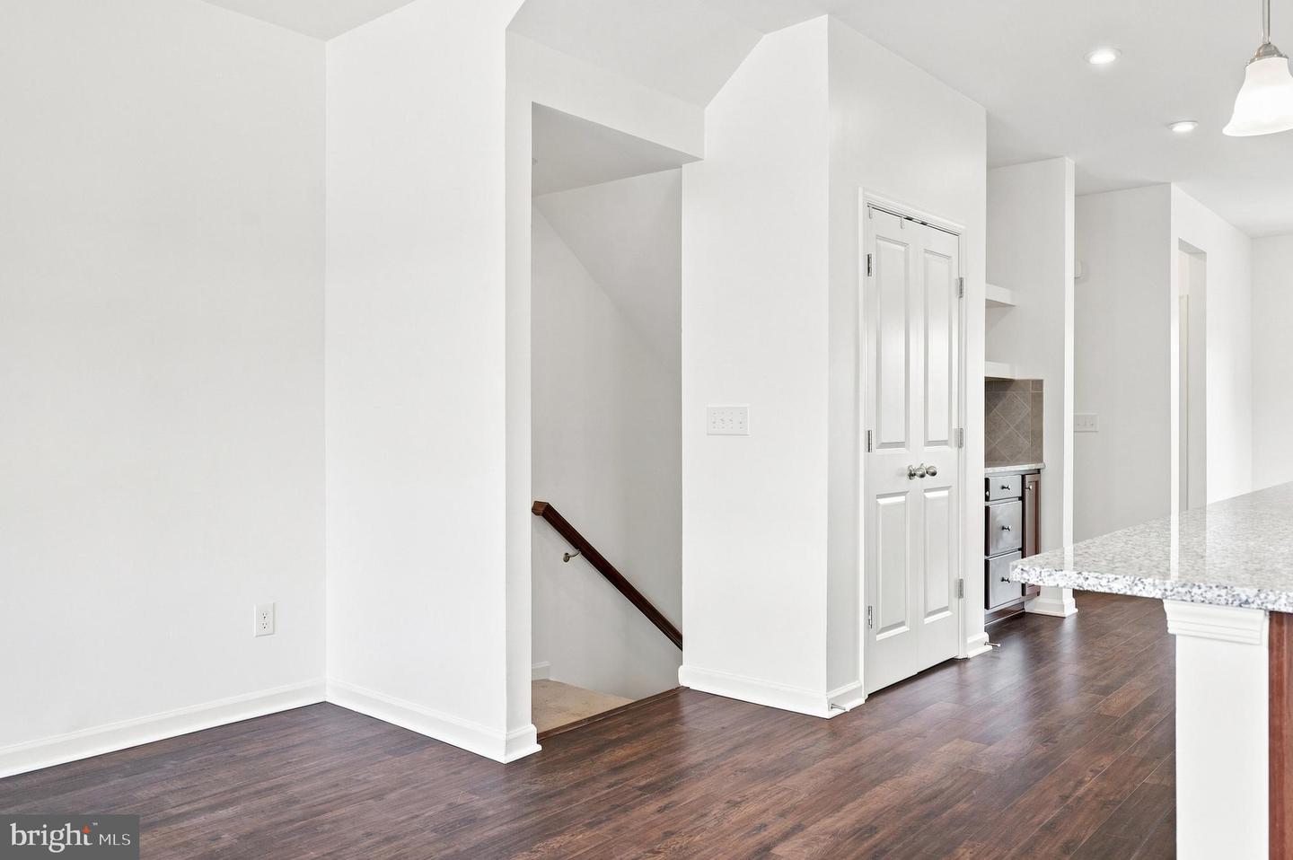 43433 Robey Sq Property Photo 13