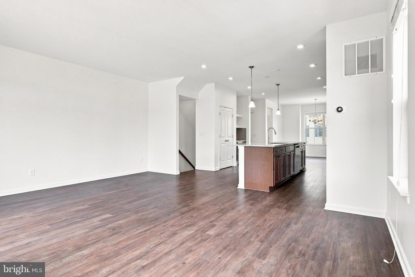 43433 Robey Sq Property Photo 15
