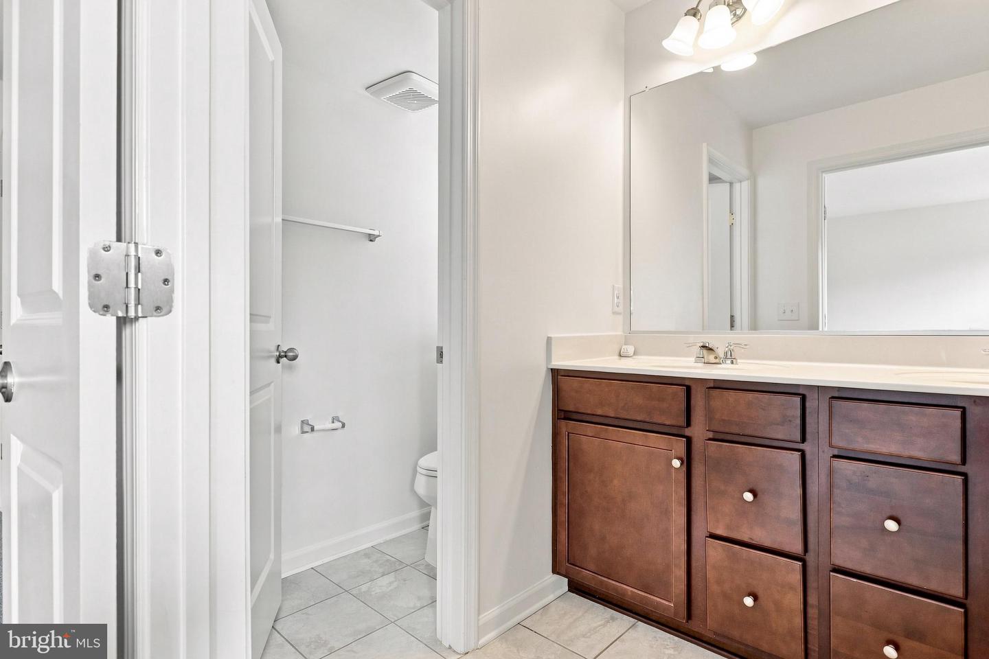 43433 Robey Sq Property Photo 36