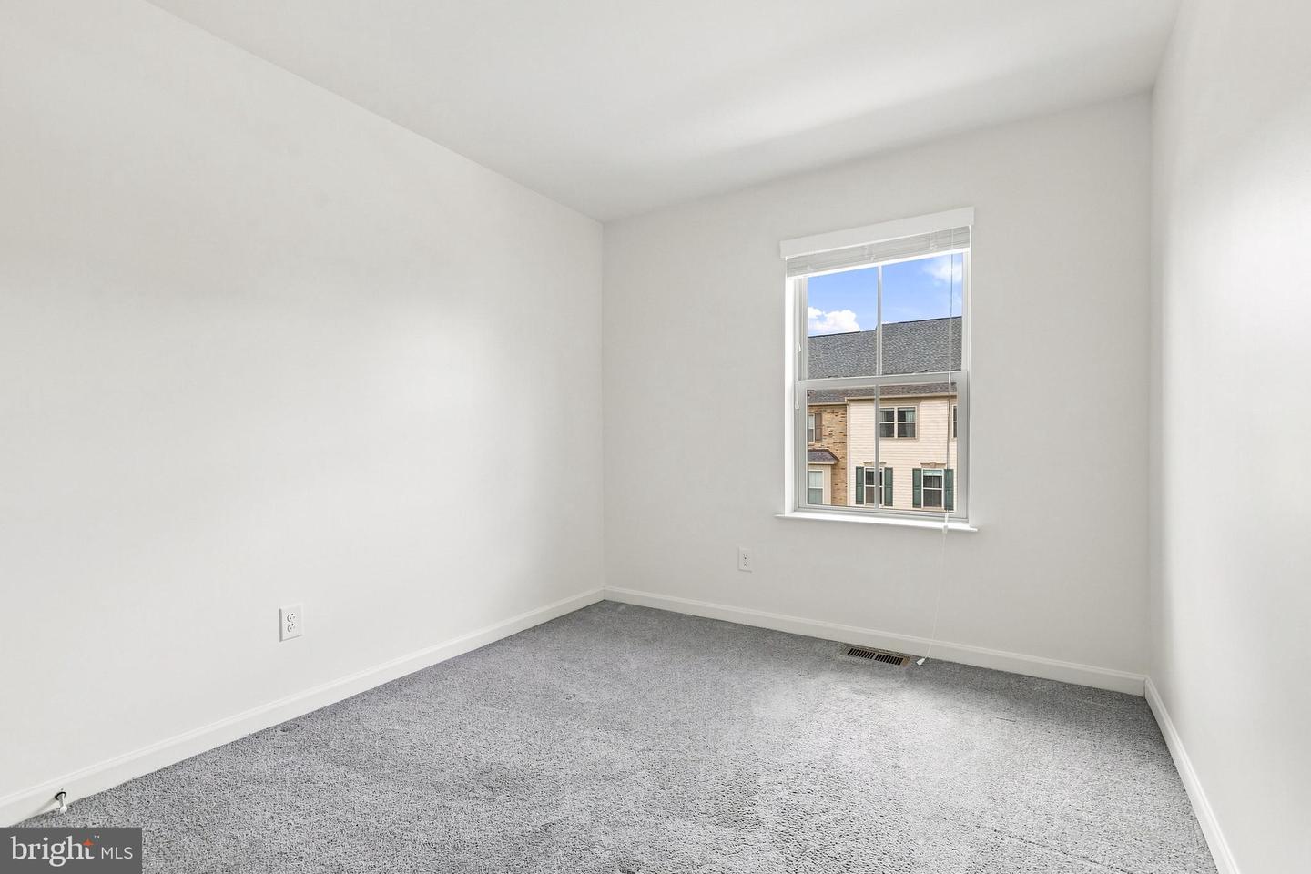 43433 Robey Sq Property Photo 42