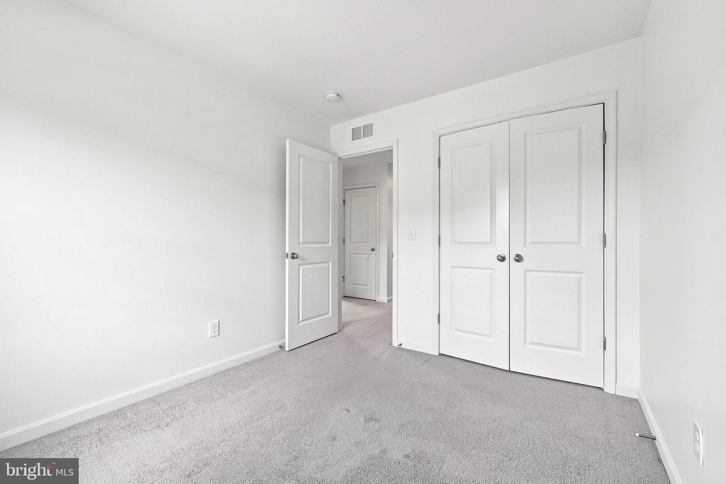 43433 Robey Sq Property Photo 43
