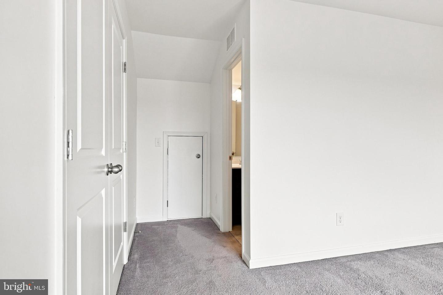 43433 Robey Sq Property Photo 52