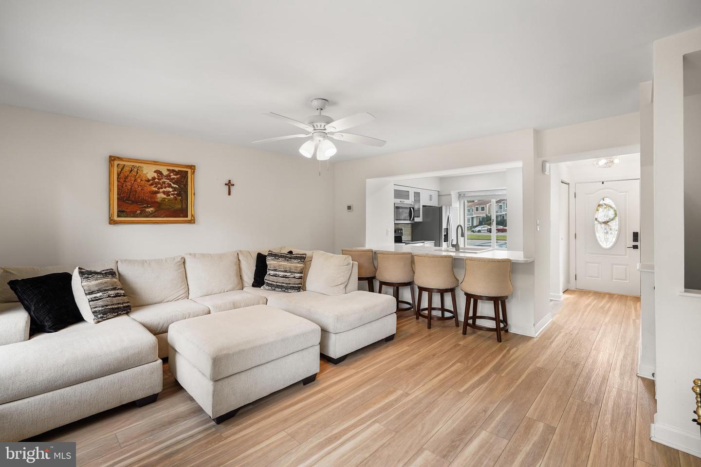 6 SUGARLAND SQUARE CT Property Photo 1