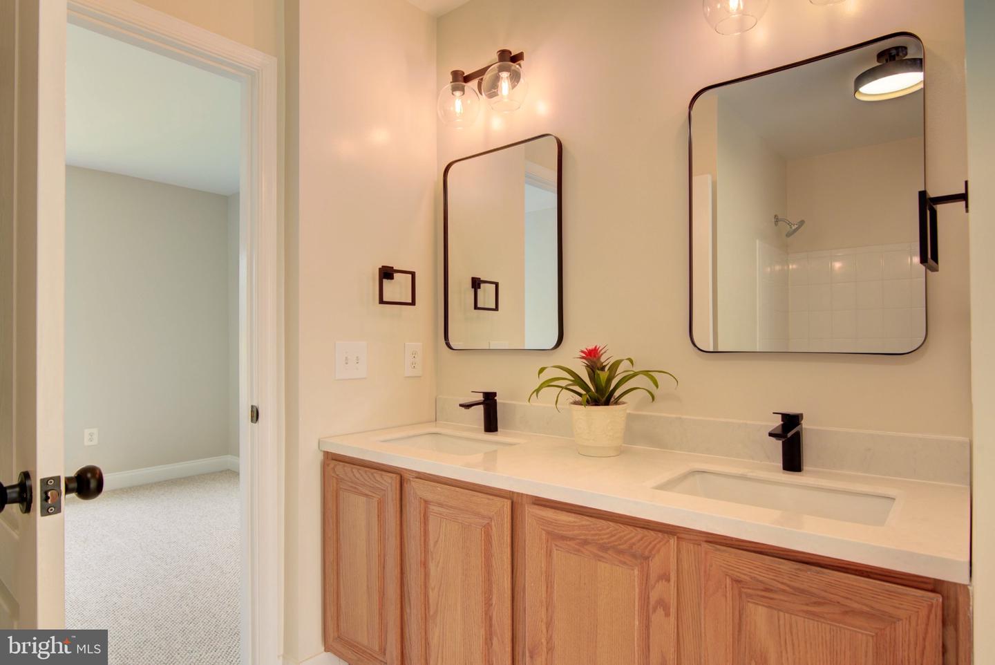 43242 Mission Hills Way Property Photo 16