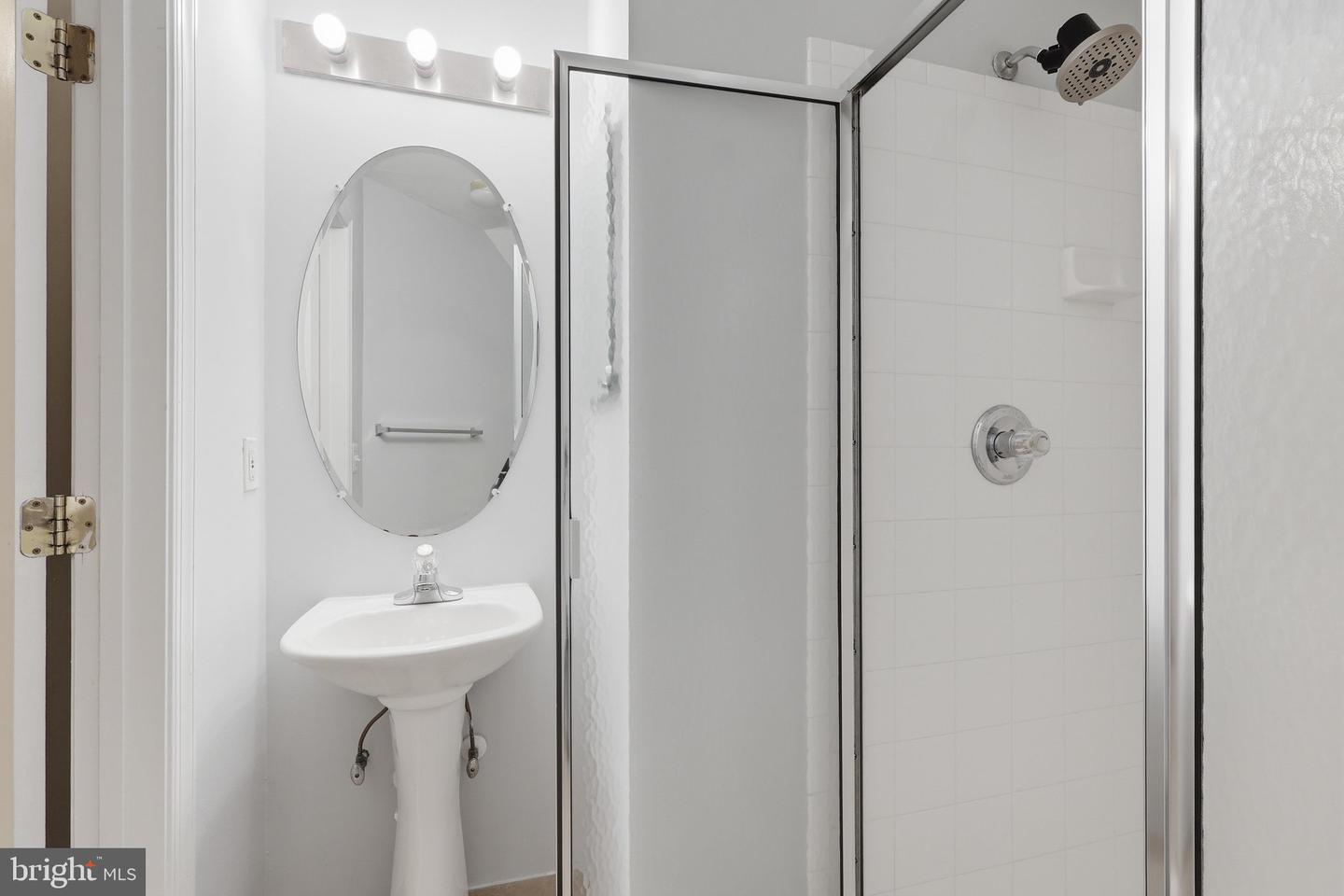 21800 Dragons Green Sq Property Photo 5