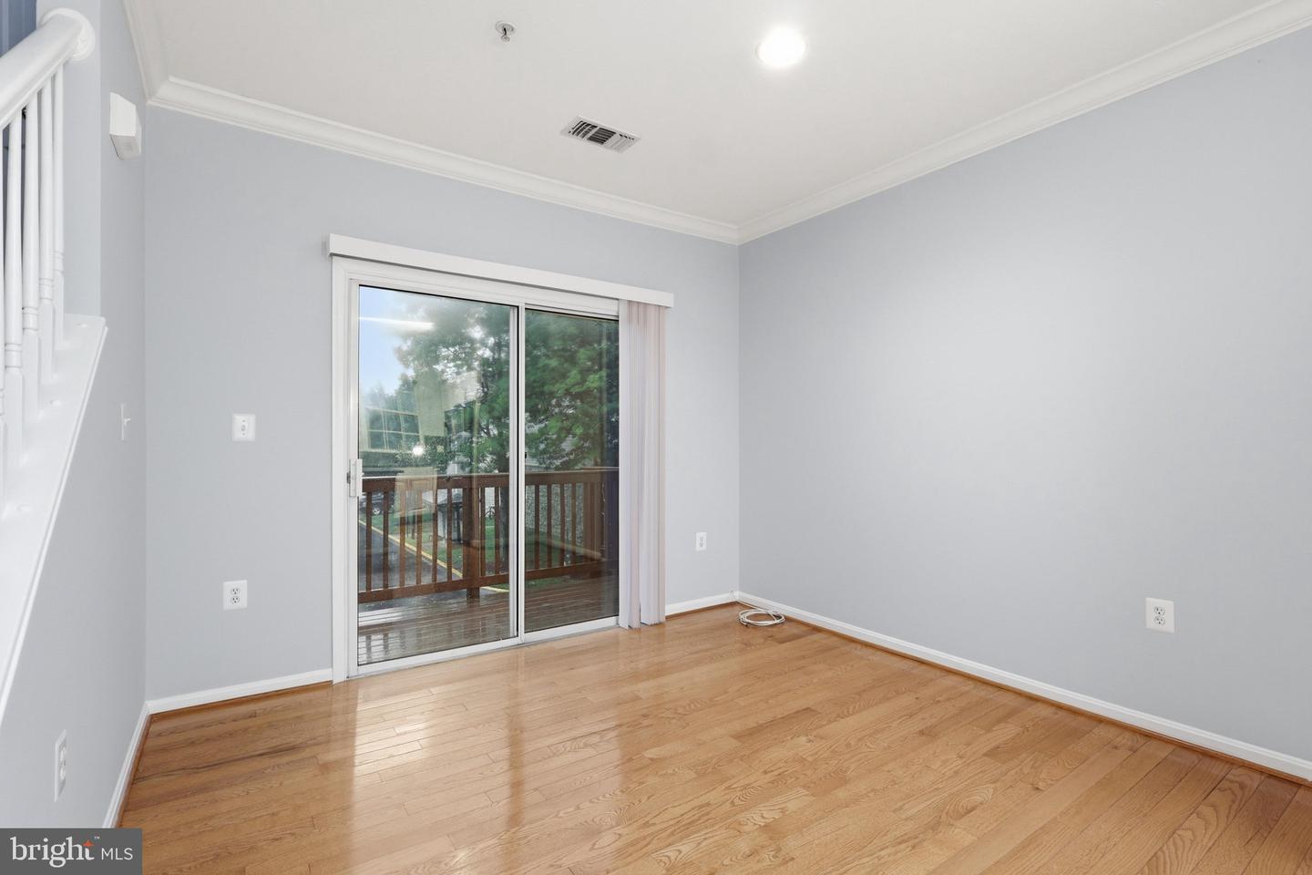 21800 Dragons Green Sq Property Photo 11