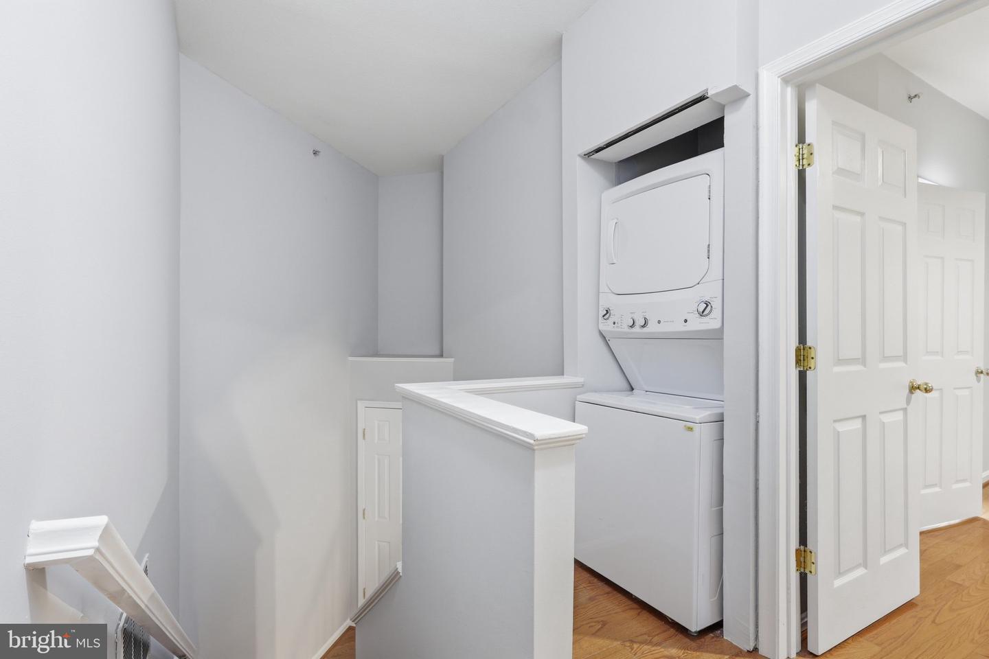 21800 Dragons Green Sq Property Photo 12
