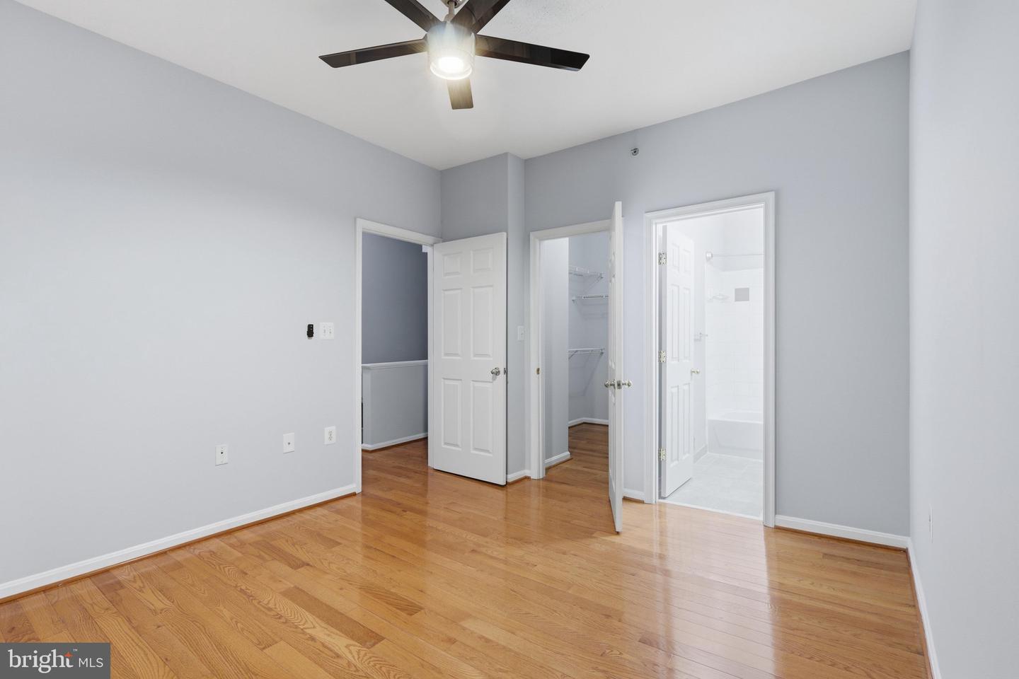 21800 Dragons Green Sq Property Photo 14