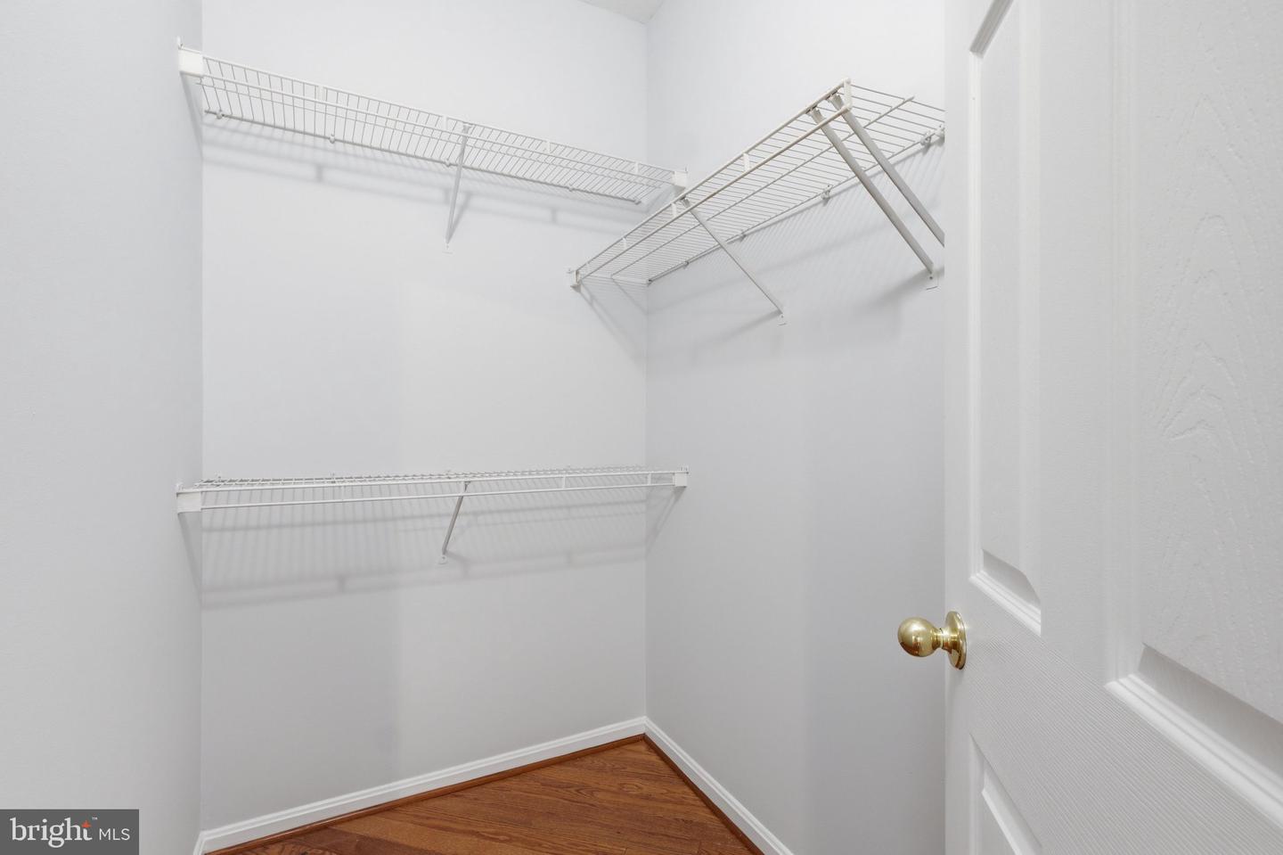 21800 Dragons Green Sq Property Photo 18