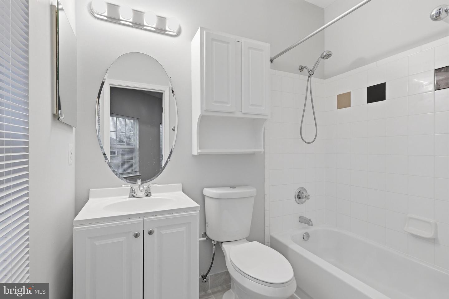 21800 Dragons Green Sq Property Photo 19