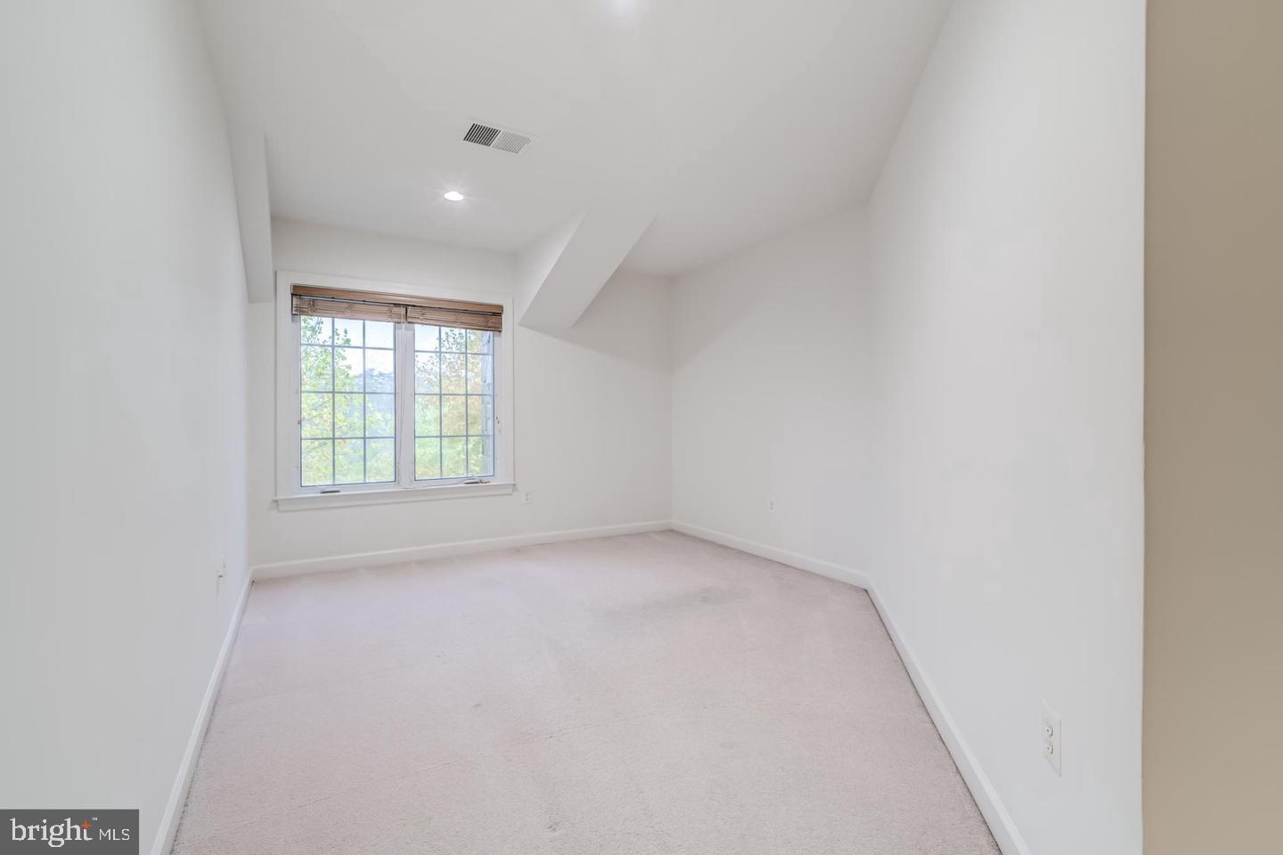 24909 Pinebrook Rd Property Photo 19