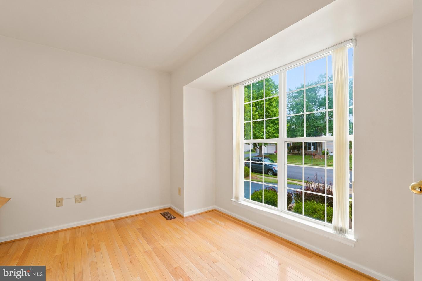 219 Foxborough Dr Sw Property Photo 6