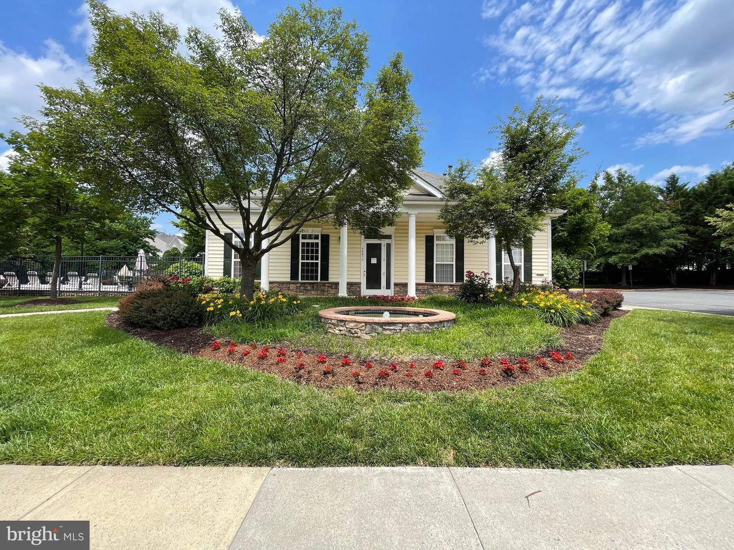 23052 Fontwell Sq Property Photo 43