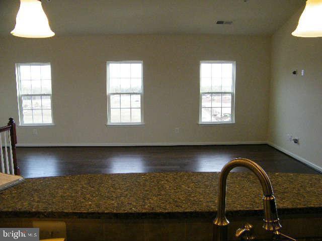 42577 Burbank Ter Property Photo 3