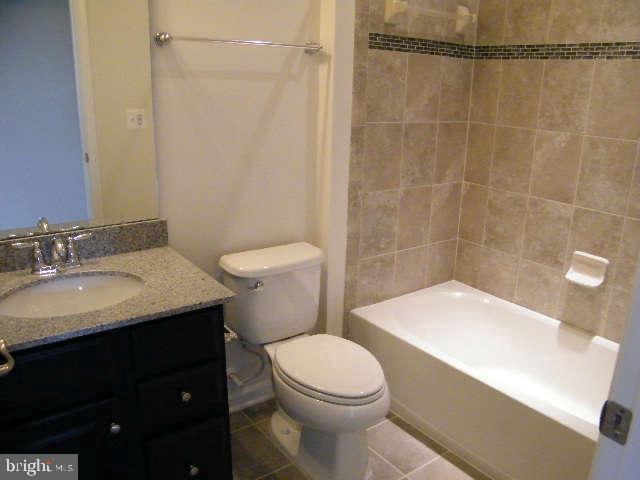 42577 Burbank Ter Property Photo 7