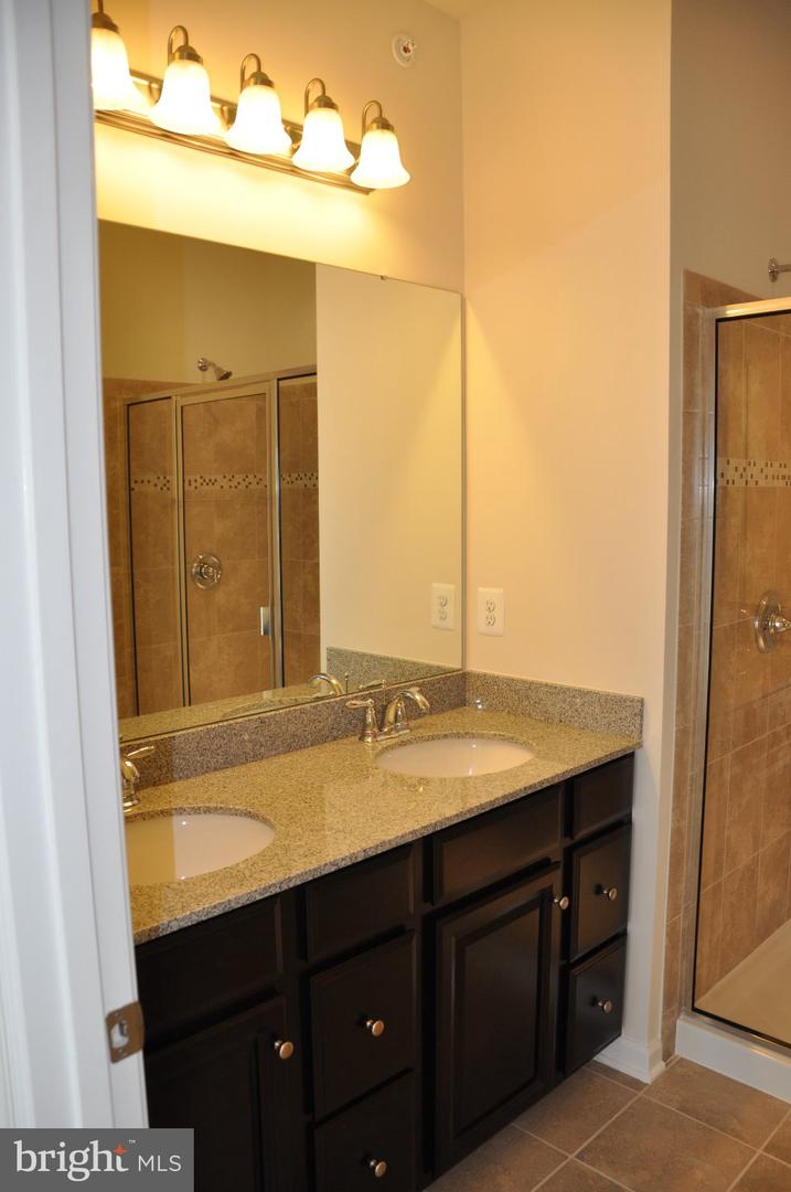 42577 Burbank Ter Property Photo 9