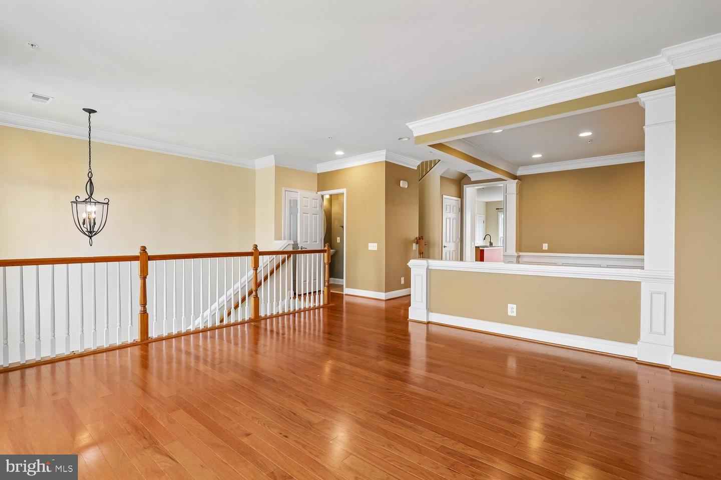 20638 Maitland Ter Property Photo 7