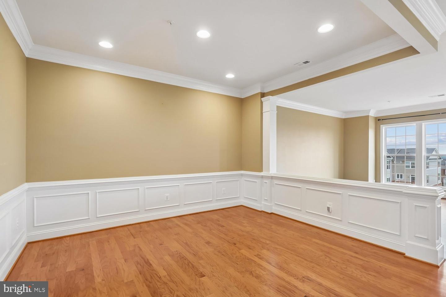 20638 Maitland Ter Property Photo 11