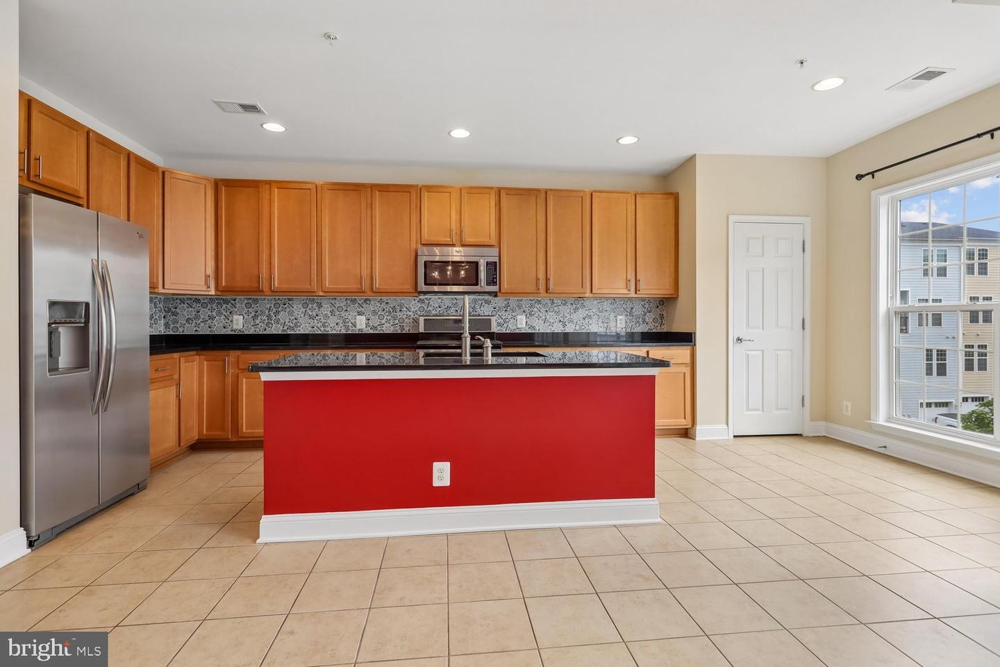 20638 Maitland Ter Property Photo 12