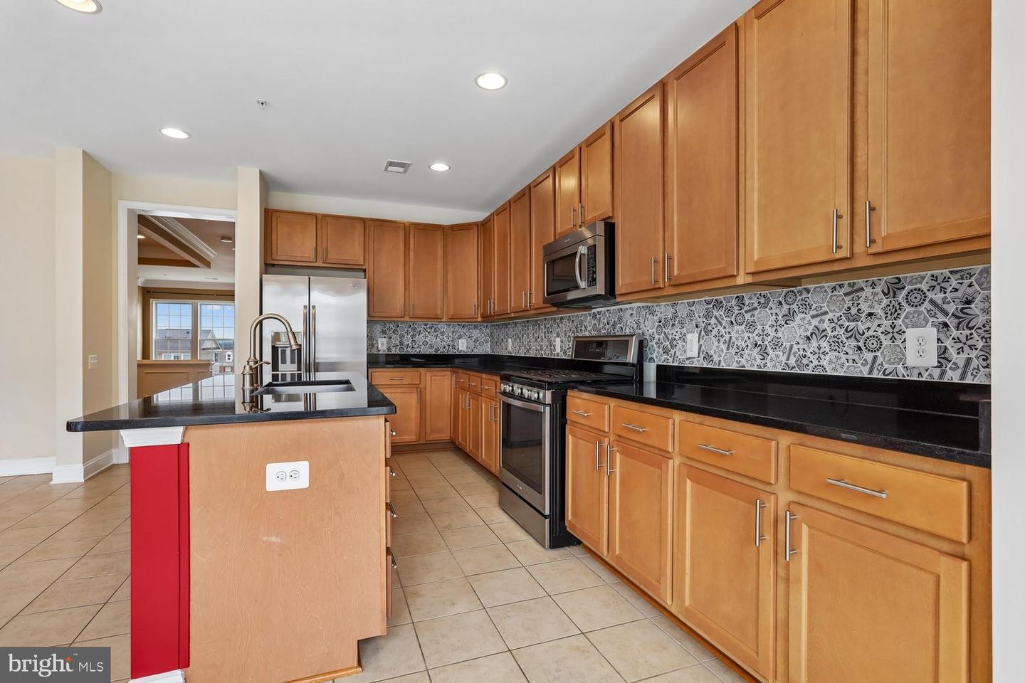 20638 Maitland Ter Property Photo 15