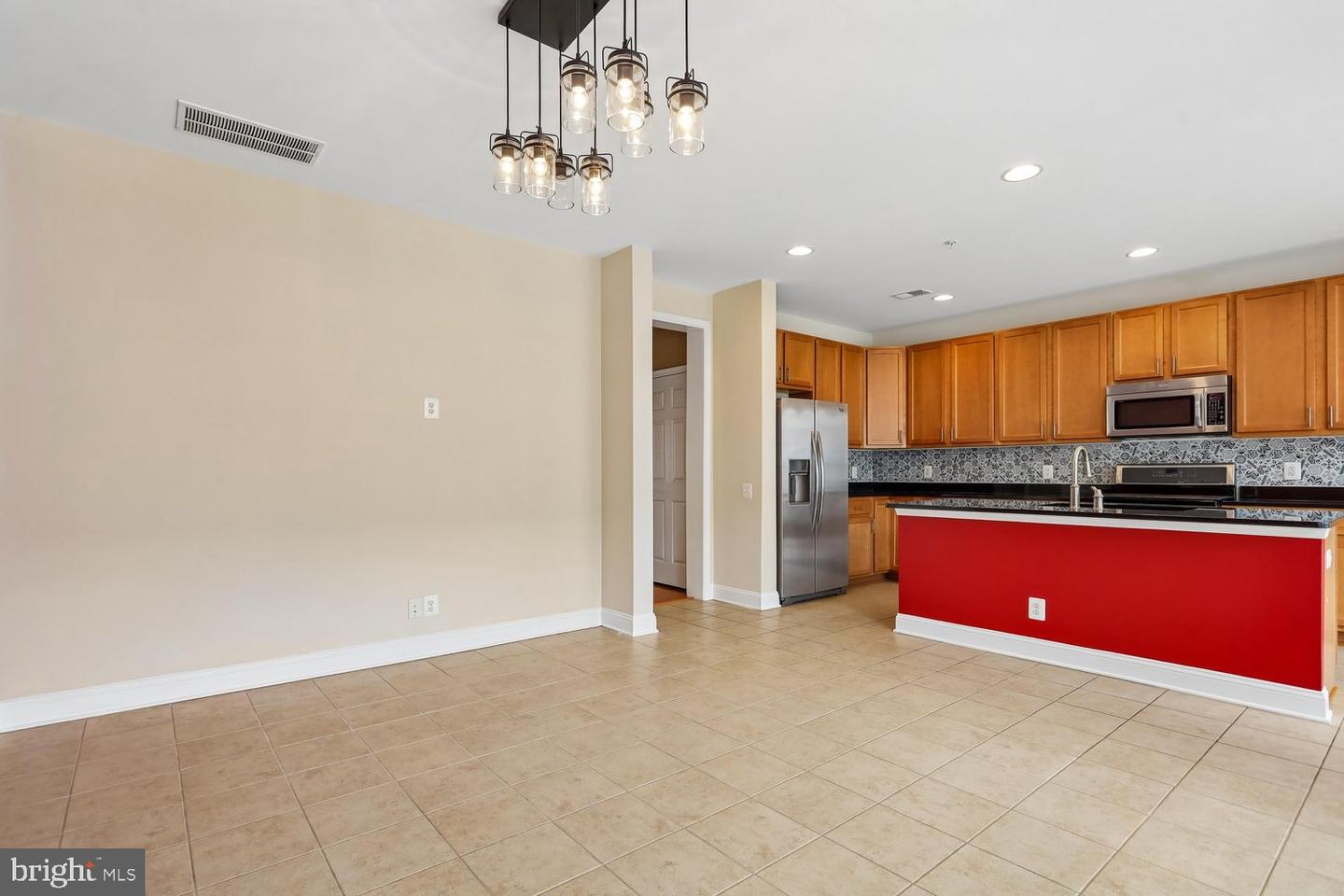 20638 Maitland Ter Property Photo 18