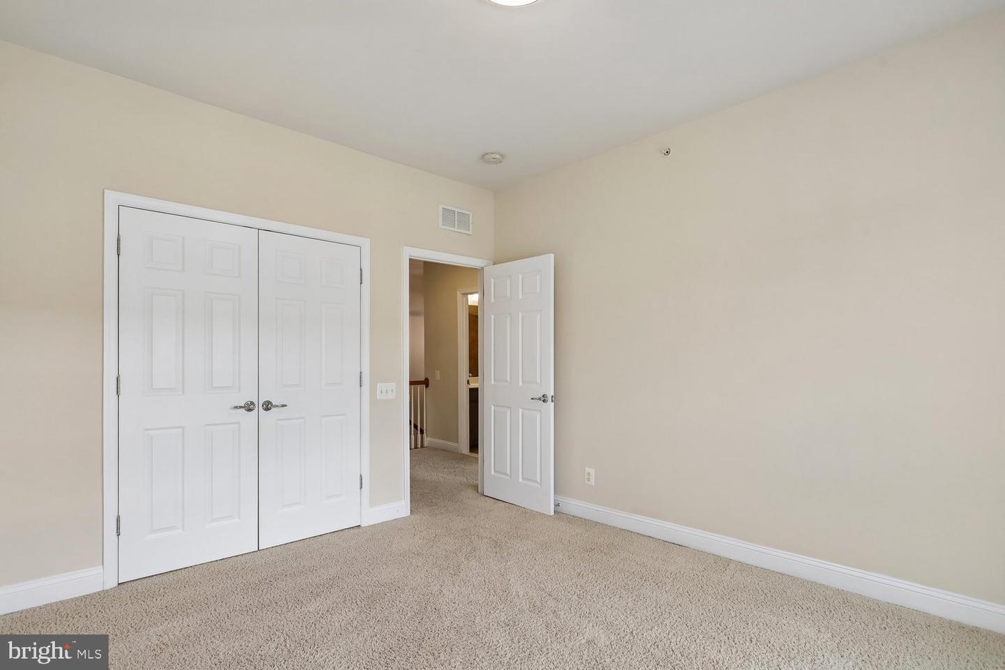 20638 Maitland Ter Property Photo 33