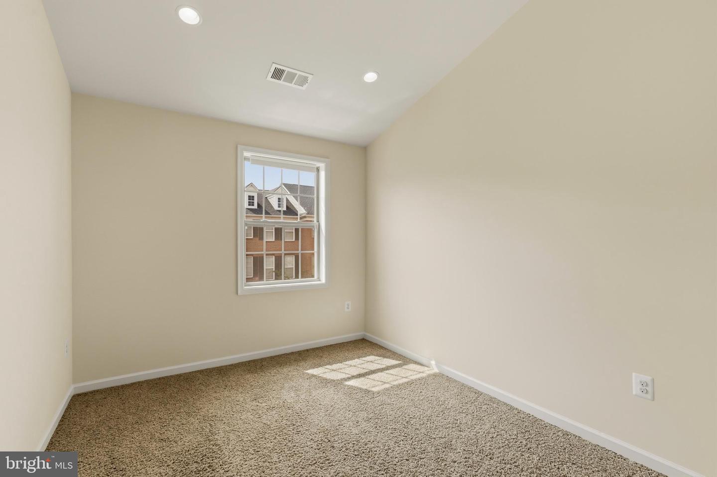 22462 Cambridgeport Sq Property Photo 24