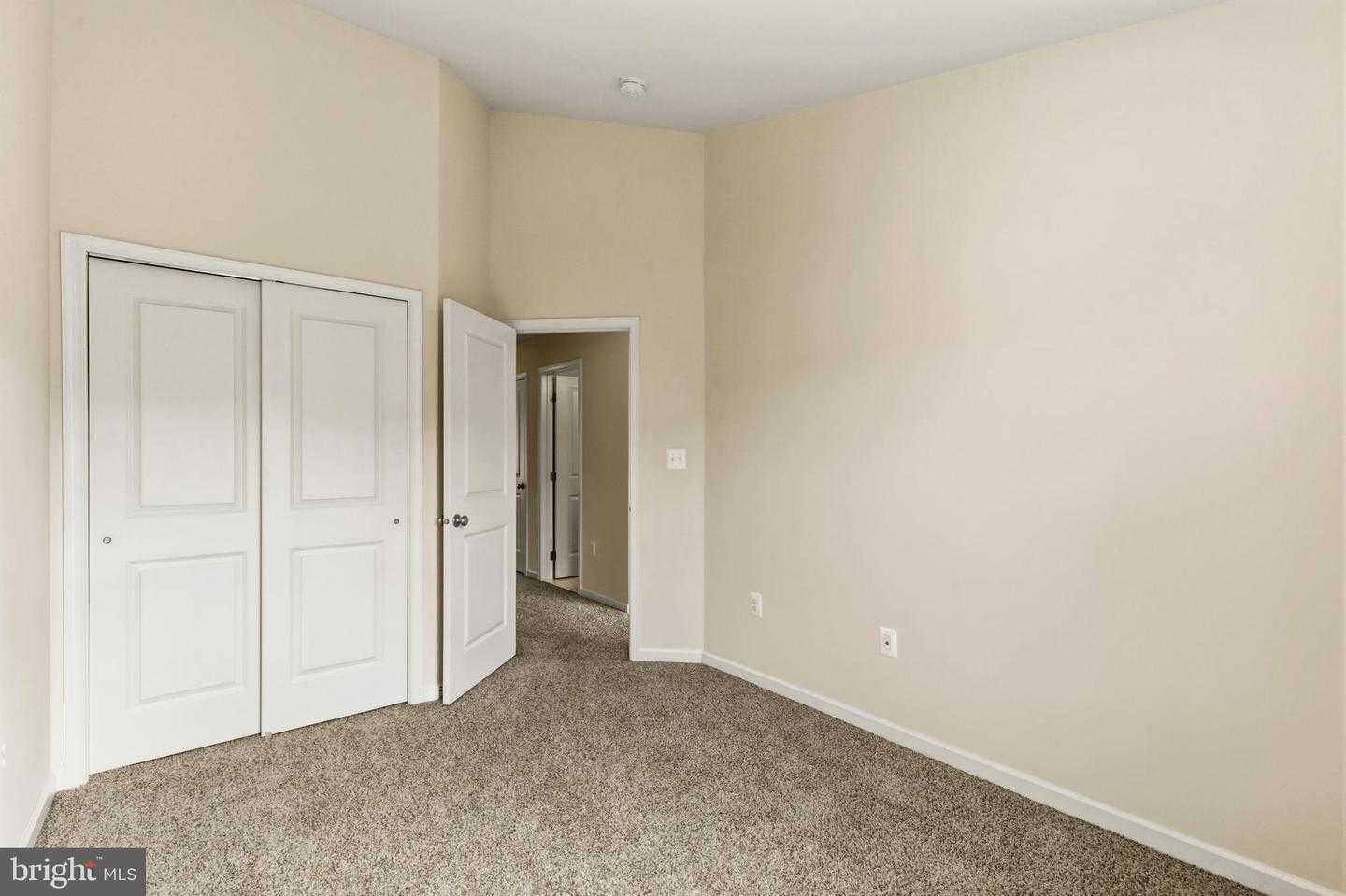 22462 Cambridgeport Sq Property Photo 25