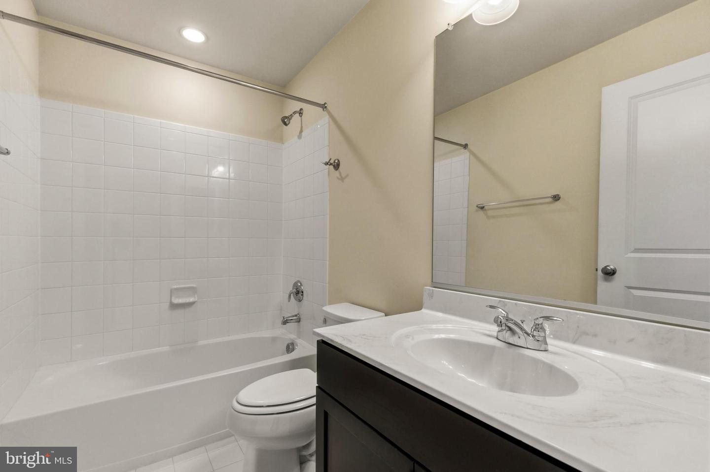 22462 Cambridgeport Sq Property Photo 27