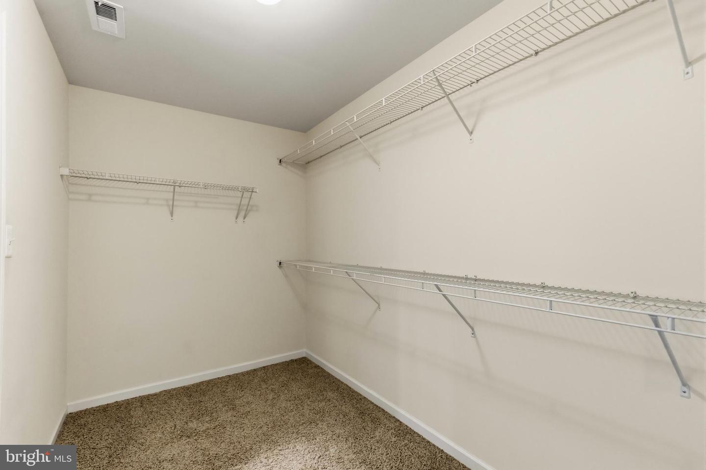 22462 Cambridgeport Sq Property Photo 30