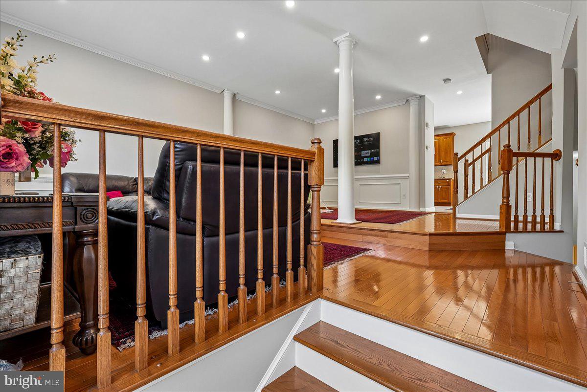 45855 Debhill Ter Property Photo 4