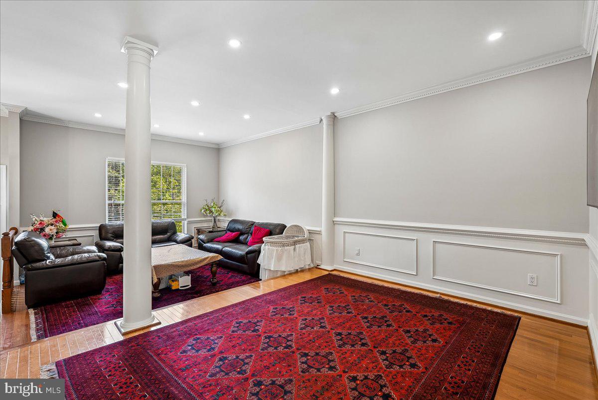 45855 Debhill Ter Property Photo 7