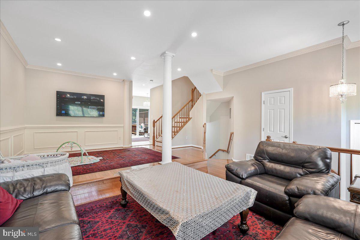 45855 Debhill Ter Property Photo 10