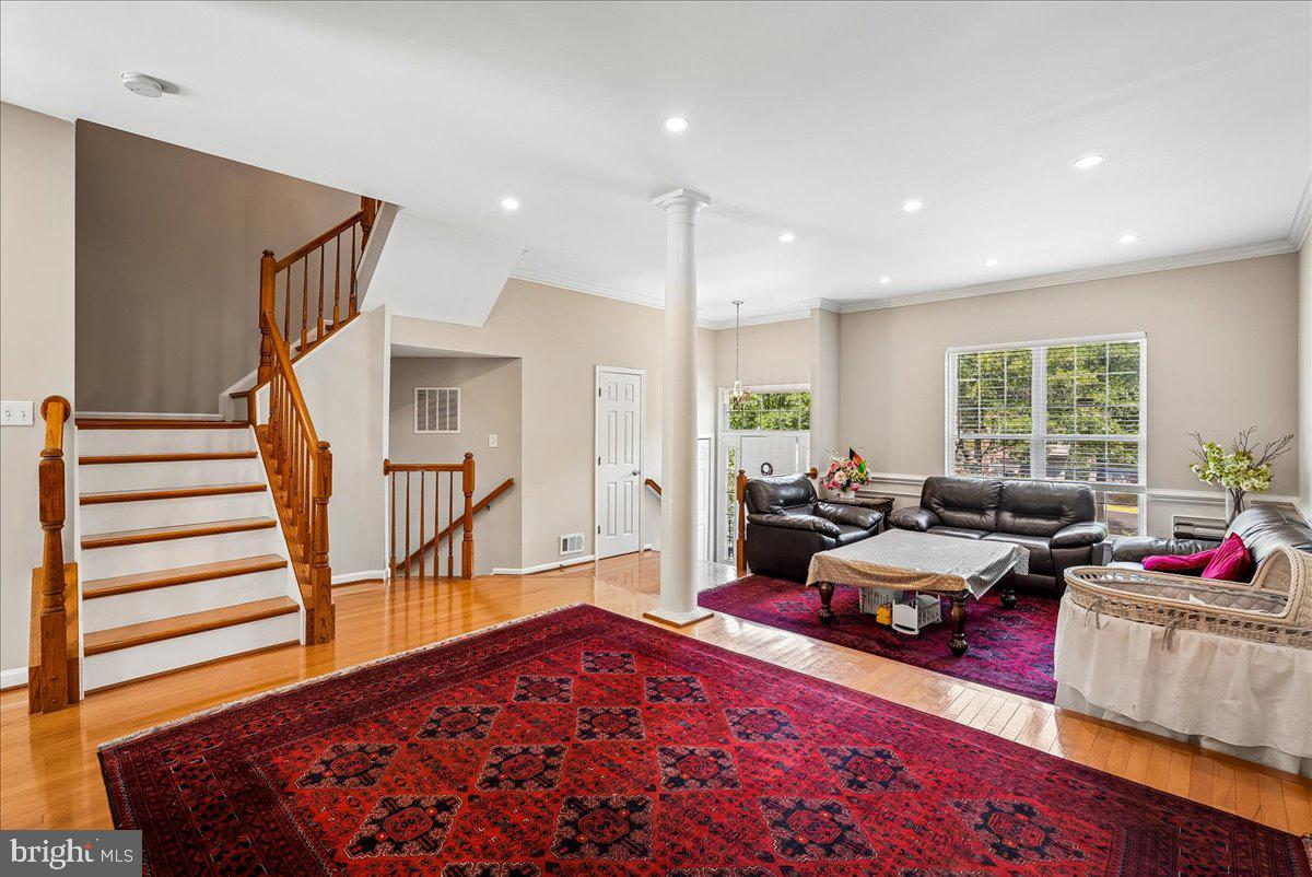 45855 Debhill Ter Property Photo 11