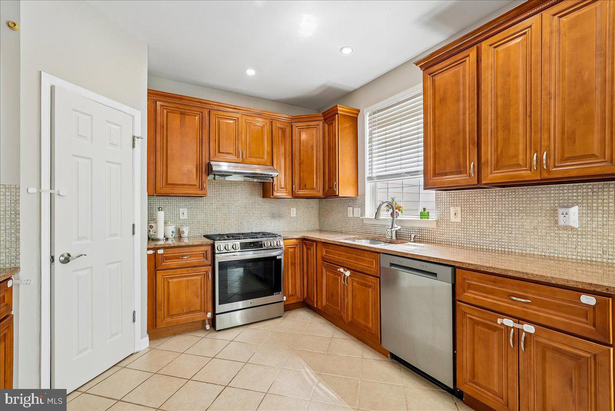 45855 Debhill Ter Property Photo 12