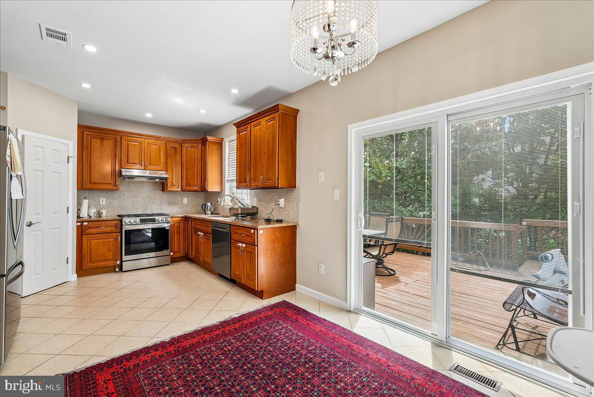 45855 Debhill Ter Property Photo 14
