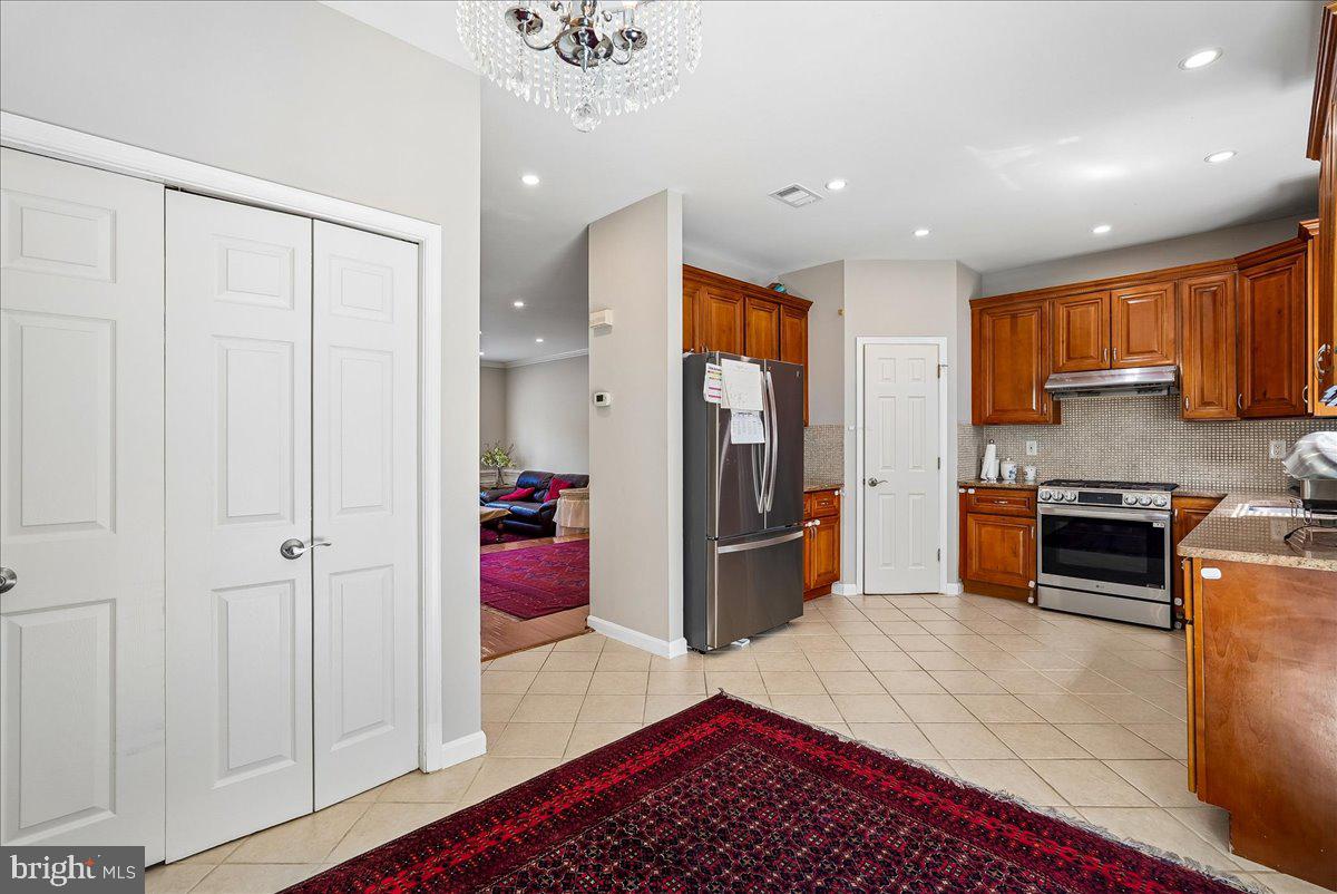 45855 Debhill Ter Property Photo 15