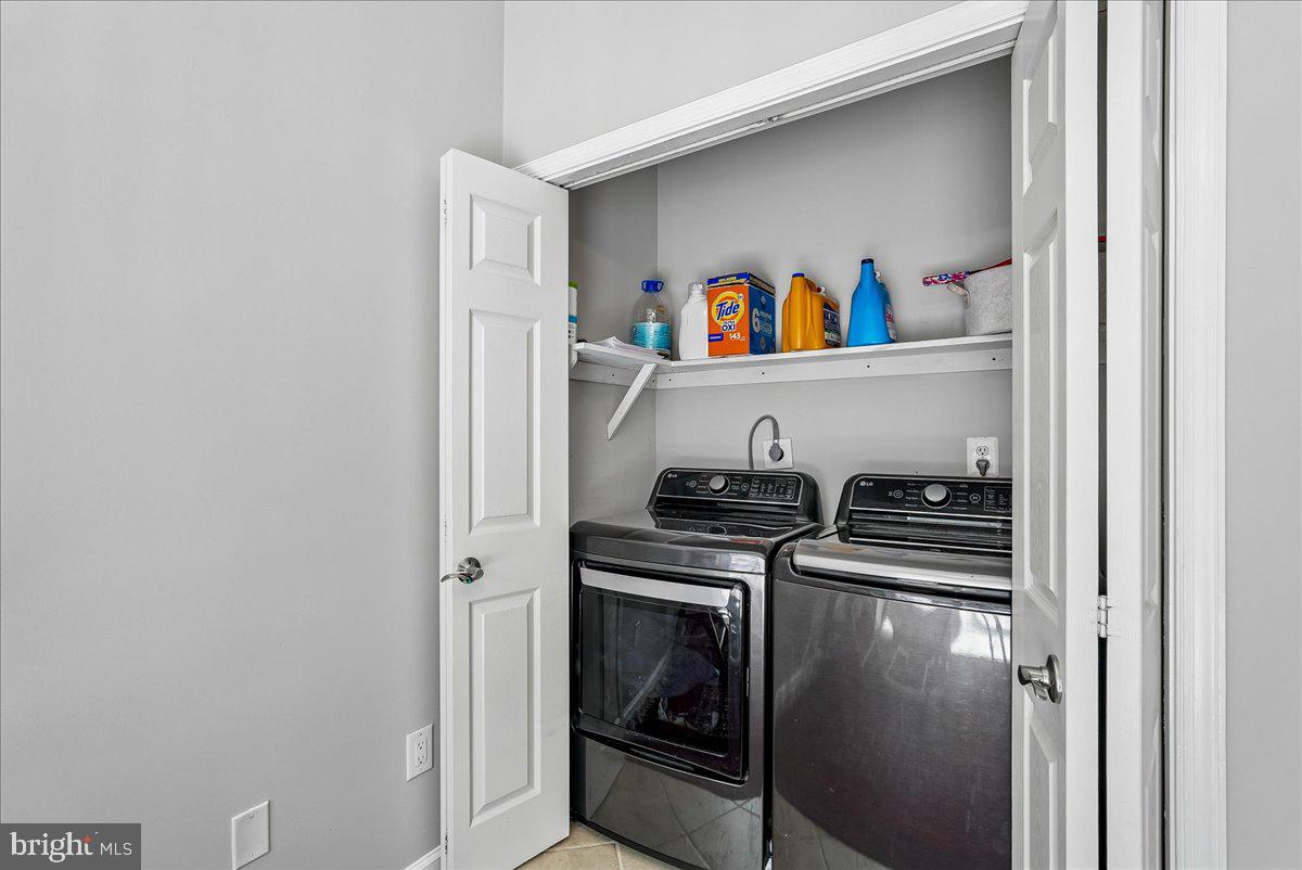 45855 Debhill Ter Property Photo 18