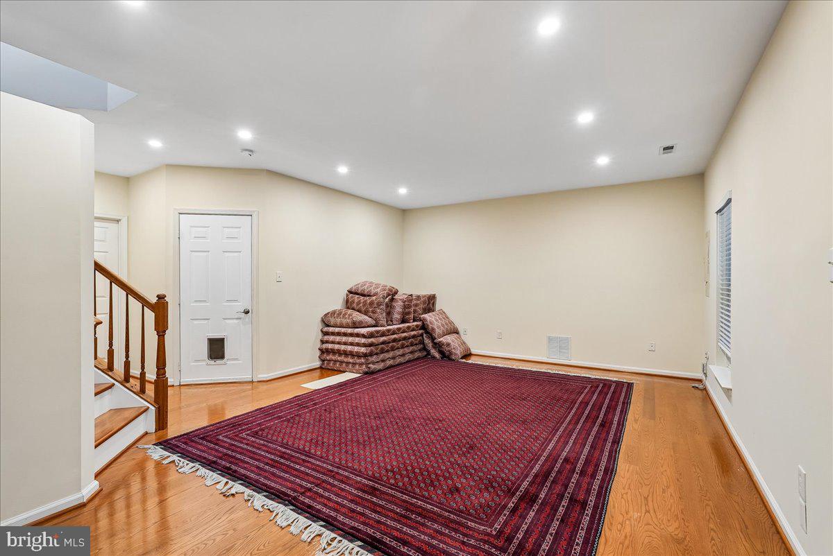 45855 Debhill Ter Property Photo 33