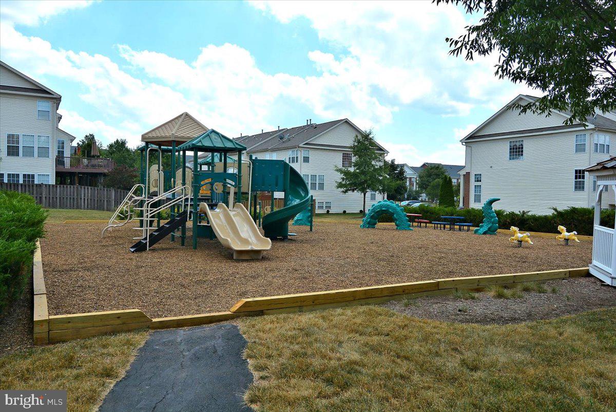 45855 Debhill Ter Property Photo 56