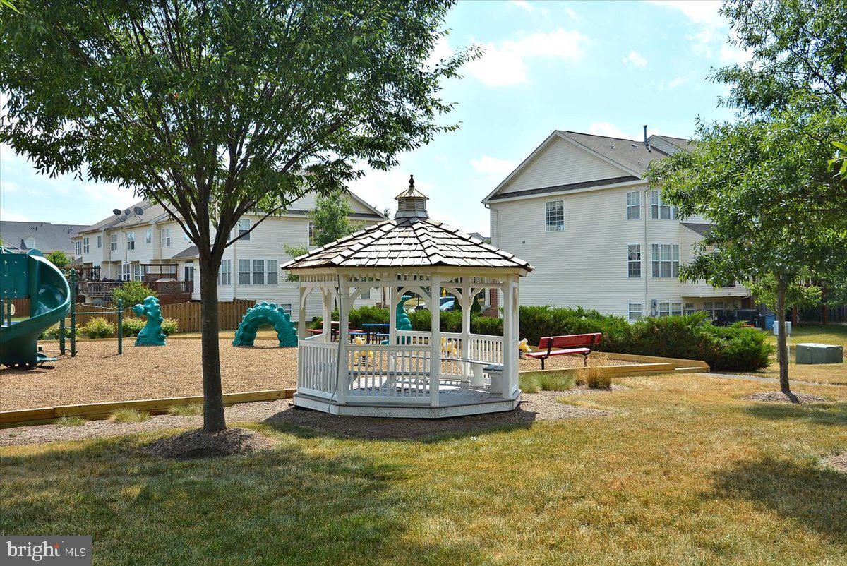 45855 Debhill Ter Property Photo 58