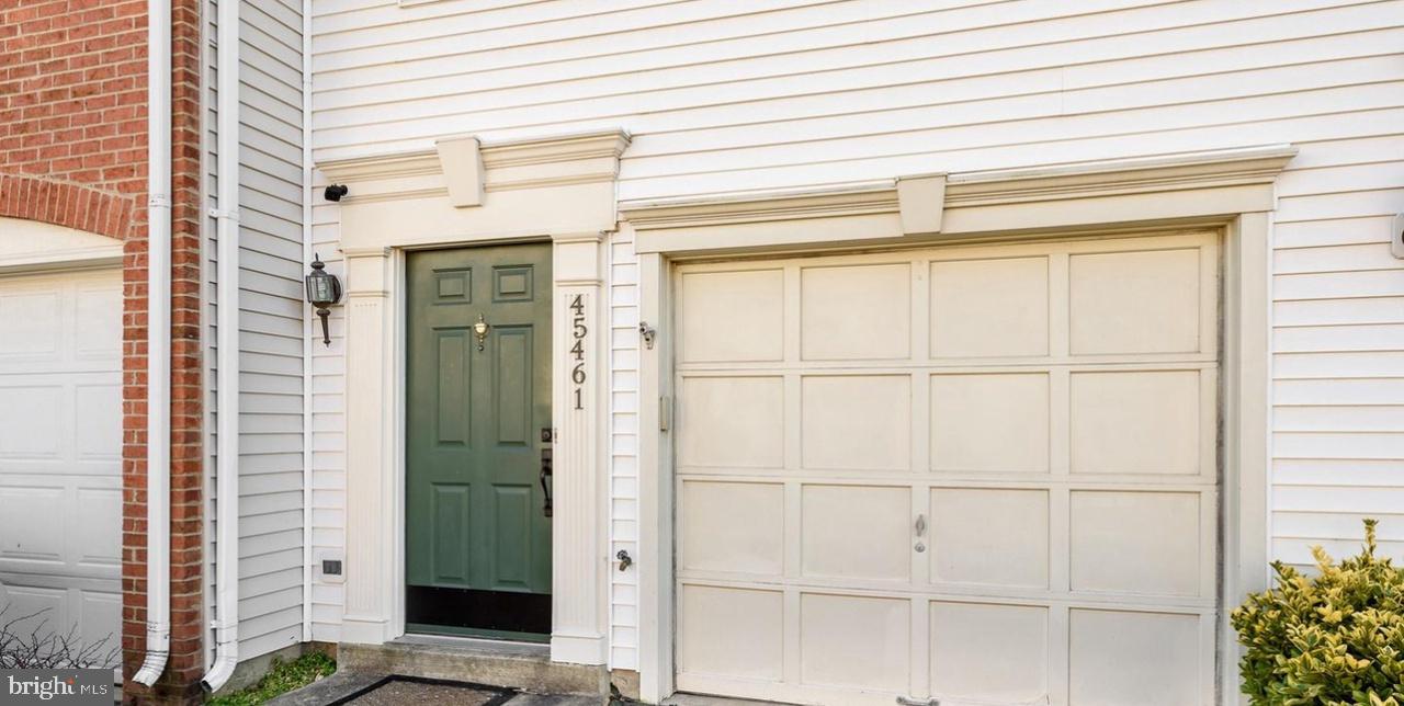 45461 Bluemont Junction Sq Property Photo 2