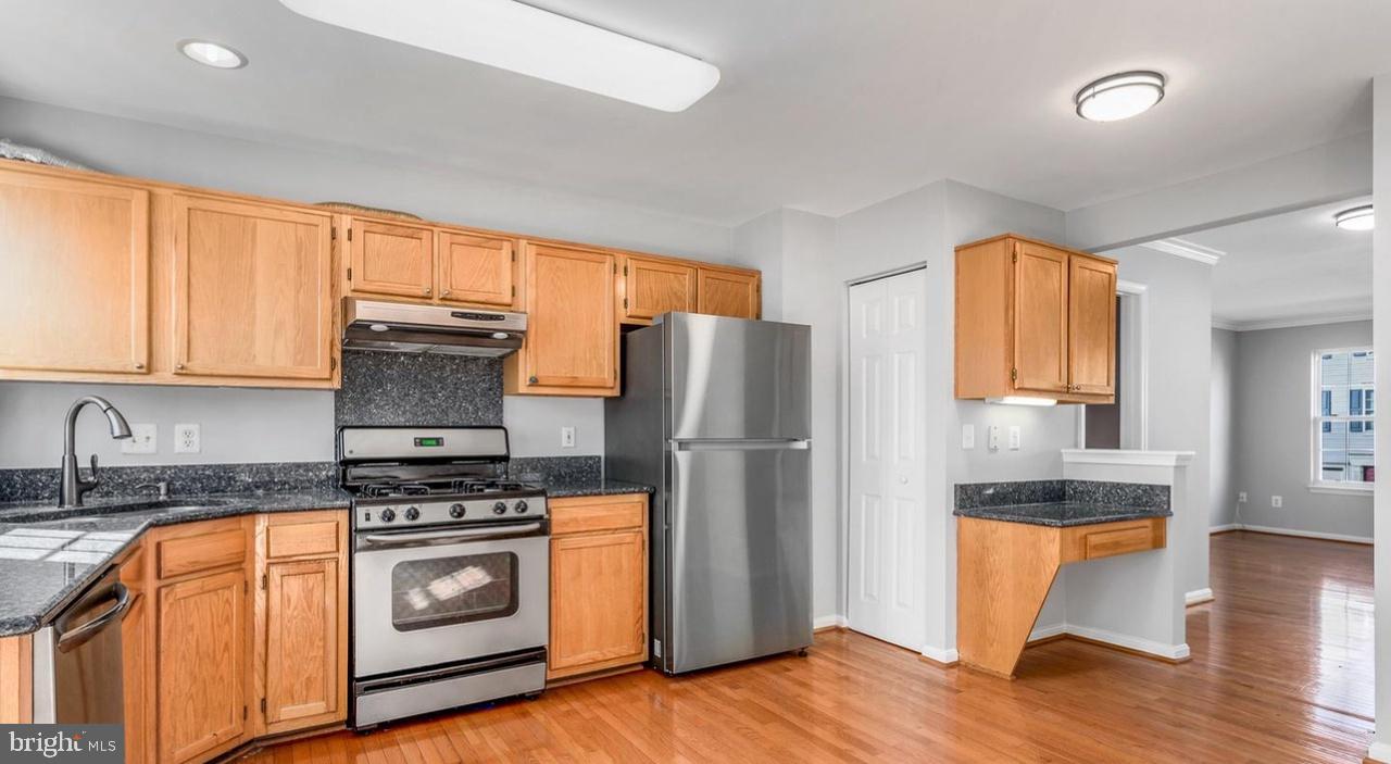 45461 Bluemont Junction Sq Property Photo 4