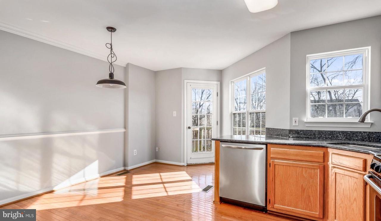 45461 Bluemont Junction Sq Property Photo 6