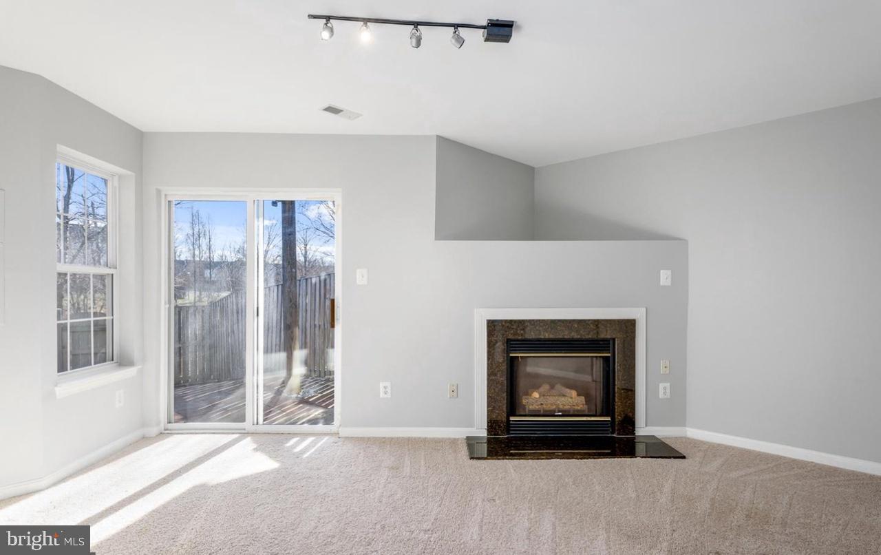 45461 Bluemont Junction Sq Property Photo 10