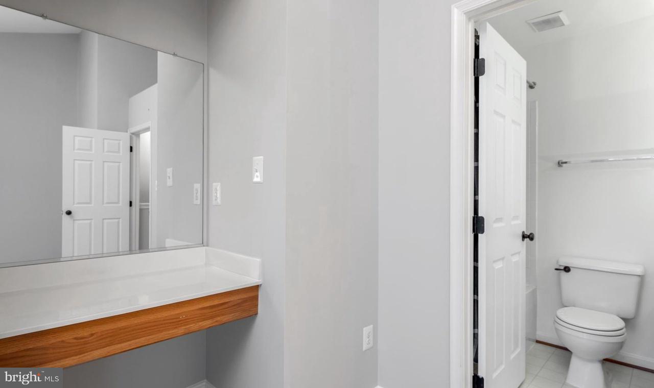 45461 Bluemont Junction Sq Property Photo 14