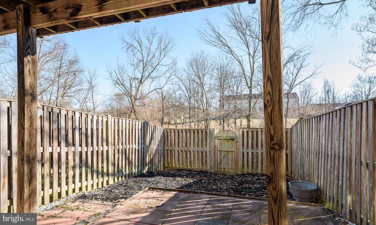 45461 Bluemont Junction Sq Property Photo 18