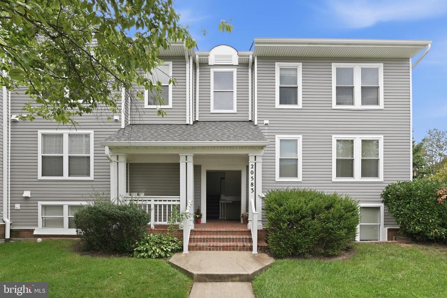 20583 SNOWSHOE SQ #301