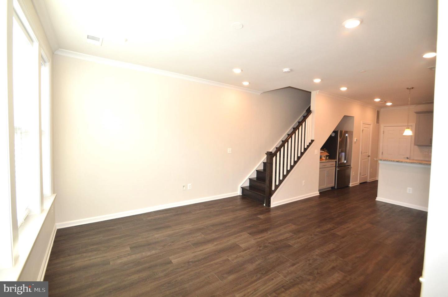 45091 Cappamore Ter Property Photo 7