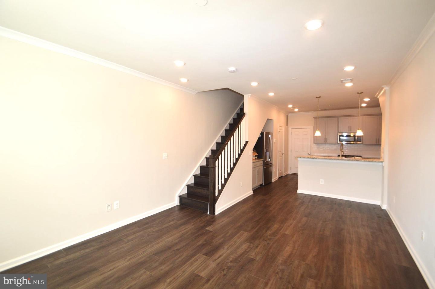 45091 Cappamore Ter Property Photo 8